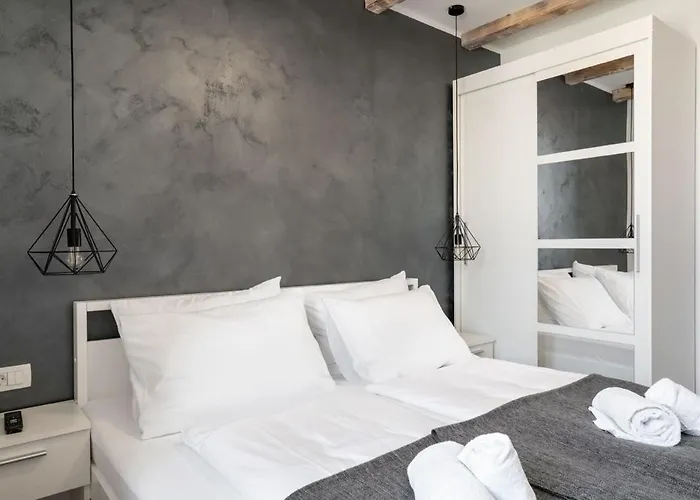 Blue Sky Duplex By Locap Group 皮兰