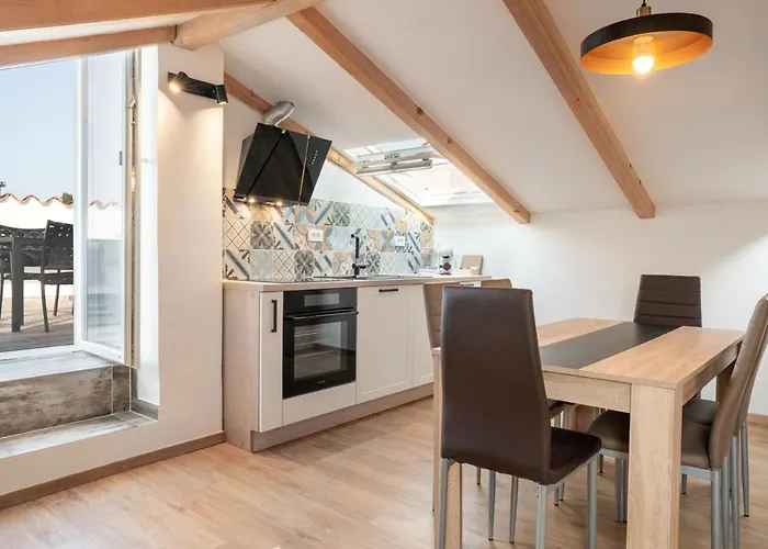 公寓 Blue Sky Duplex By Locap Group